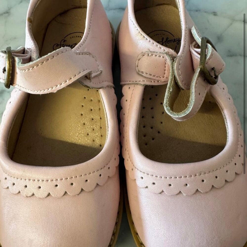 EUC SweetHoney Pink Scallop Mary Janes Size 8
